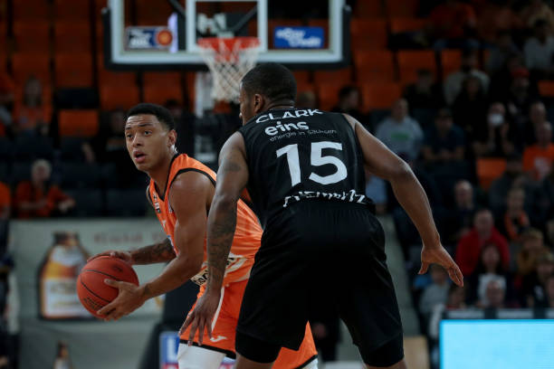 支球队的活 支球队的活